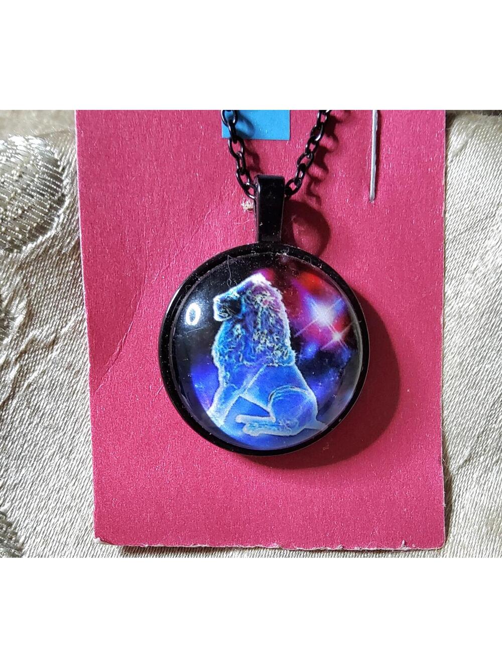 V Lavish Leo Necklace